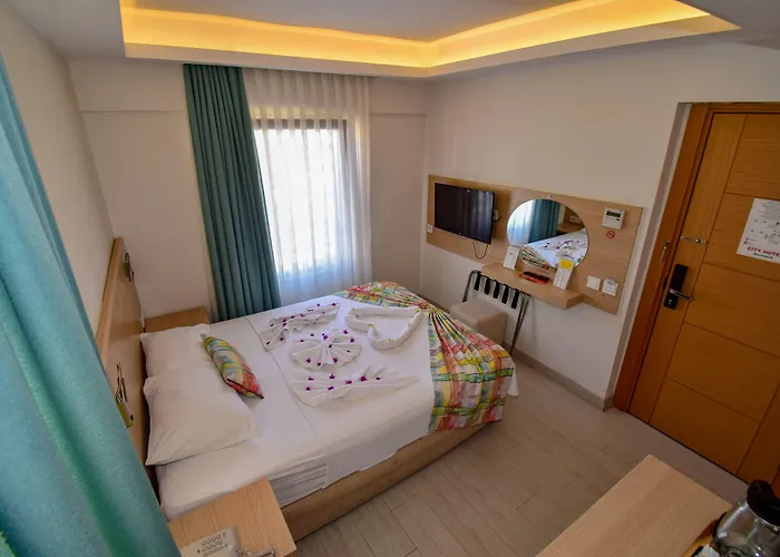 City Hotel Marmaris 3* מרמריס