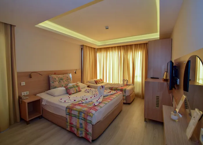 City Hotel Marmaris מלון